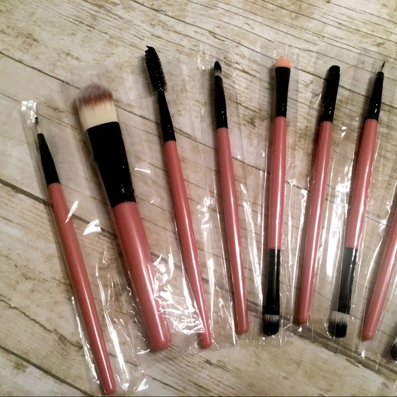 15 Piece Makeup Brushes - Picture 3 of 5